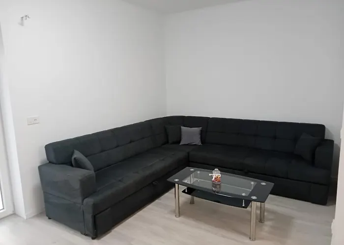 D&d Lausic Apartment